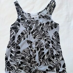 Palm-print button placket top